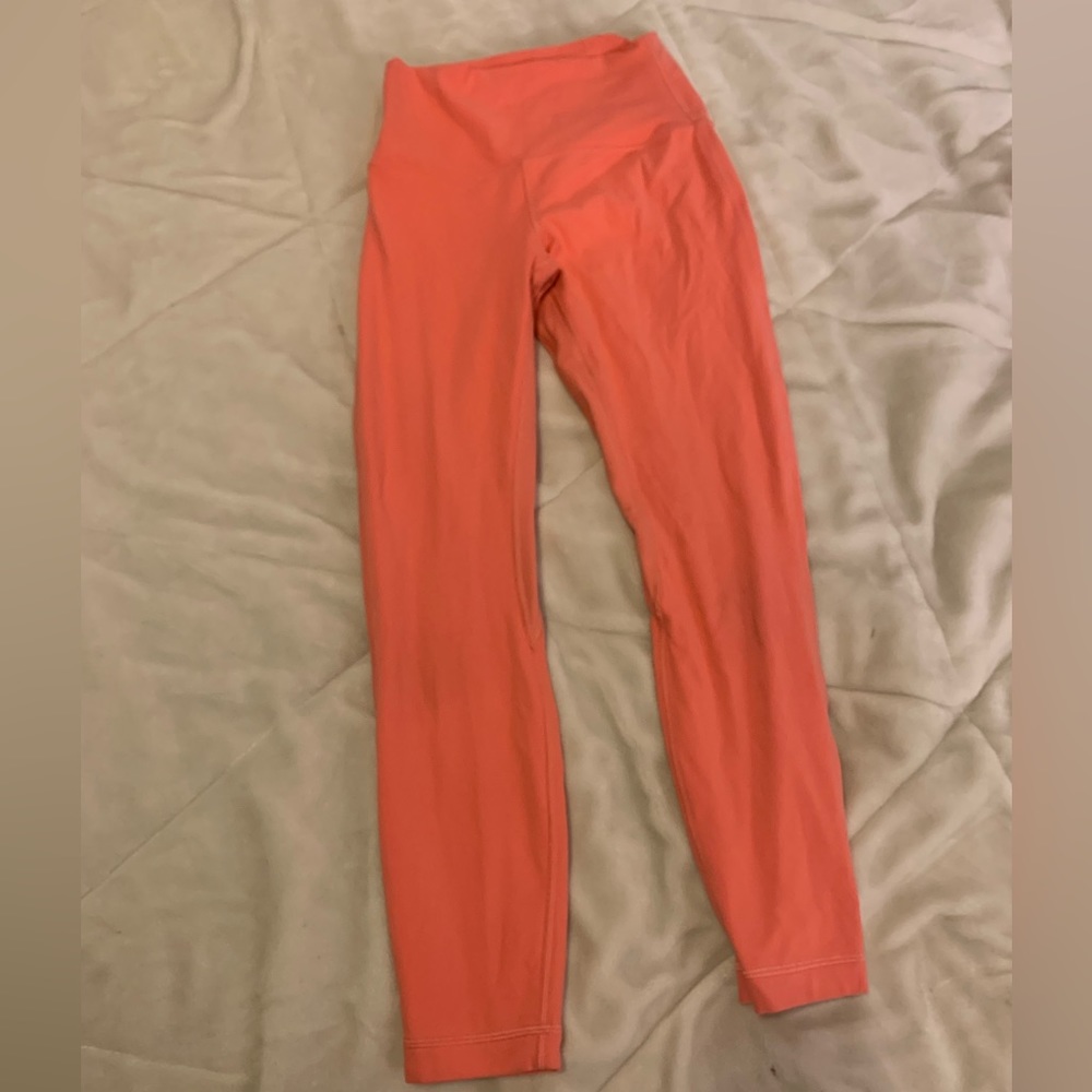 NWOT pink lululemon leggings, size 6